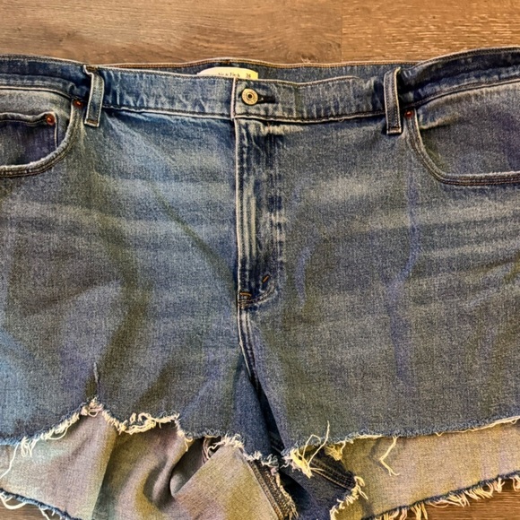 Abercrombie & Finch Mom Shorts - Picture 2 of 5